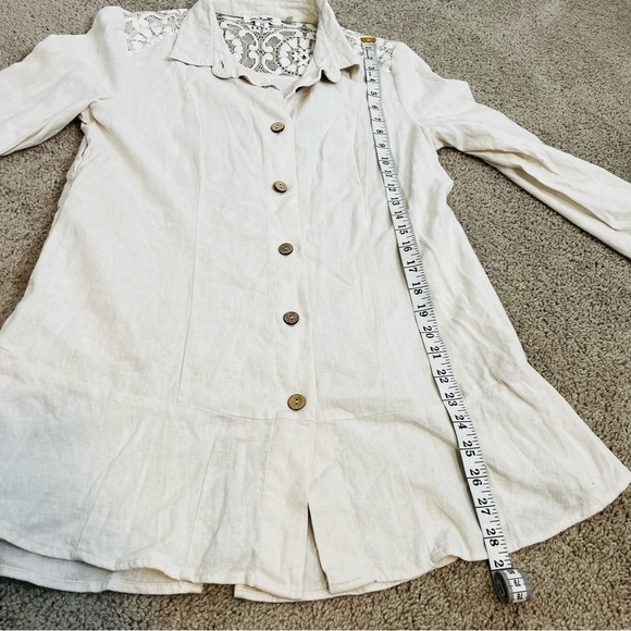 Simply Noelle Linen-Blend Roll-Tab Sleeve Lace Shoulder Button Shirt Size Medium - Picture 14 of 15